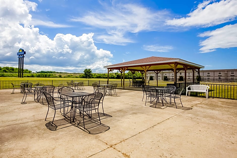 Days Inn by Wyndham Conneaut