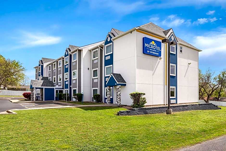 Microtel Inn & Suites by Wyndham Tulsa  Catoosa/Route 66