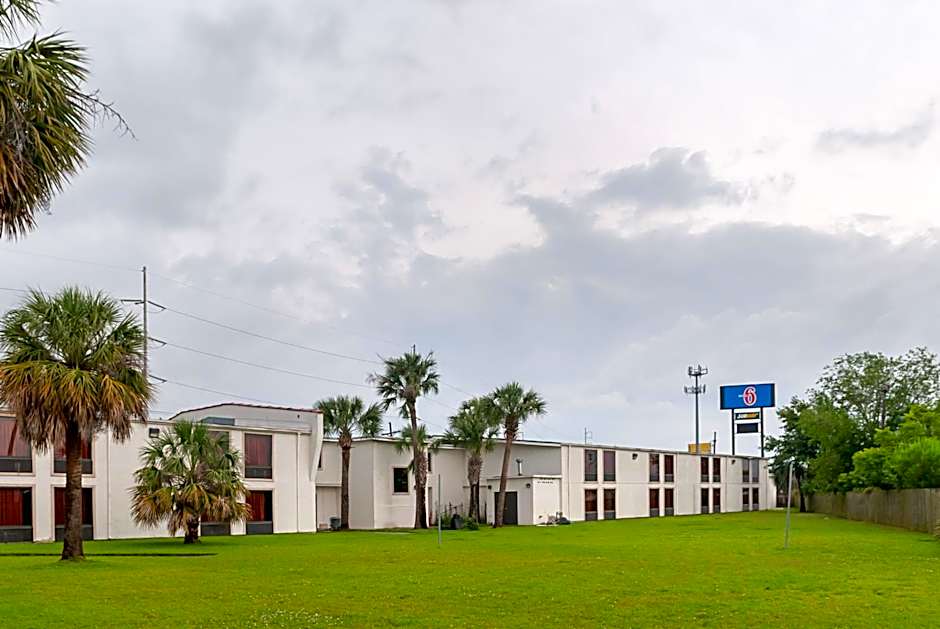 Motel 6-New Orleans, LA - Near Downtown