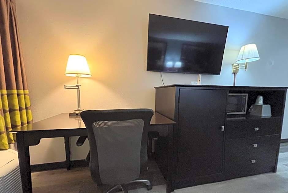 Photo 1 of 14 of 1 King Bed Suite