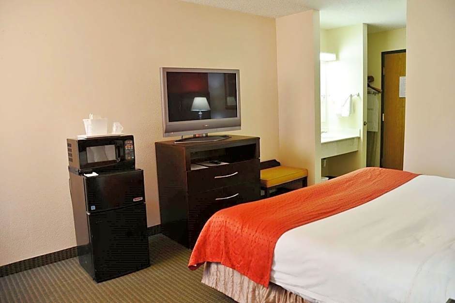 Country Hearth Inn & Suites - Kenton