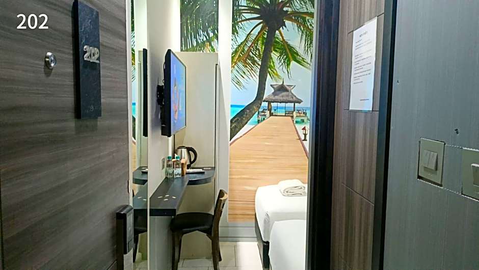 Front One Boutique Karawang