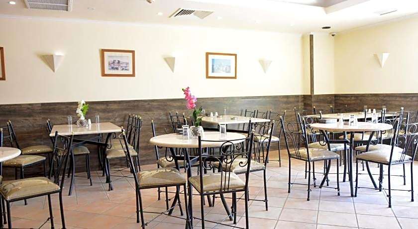 Rakeen Hotel
