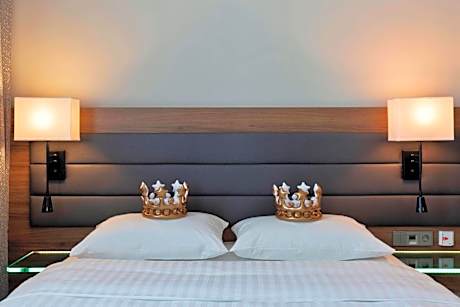 Moxyfied Family Room