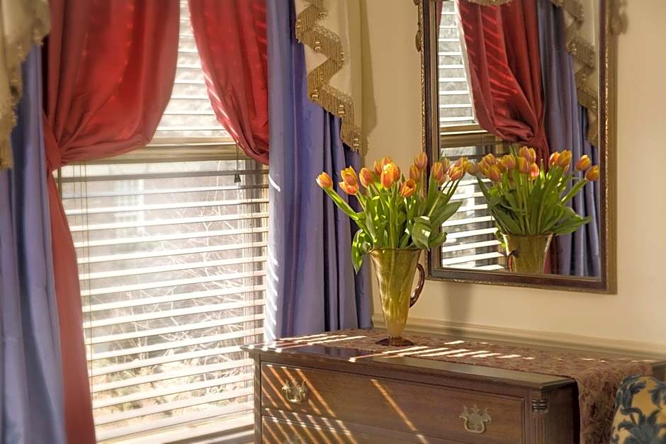 Hydrangea House Inn