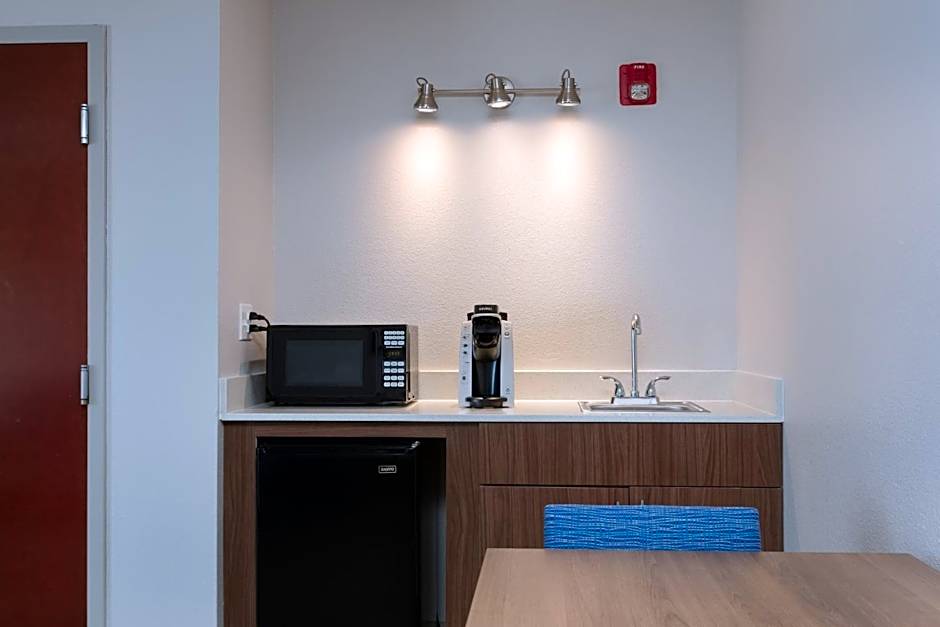 Holiday Inn Express & Suites Milton East I-10 By IHG