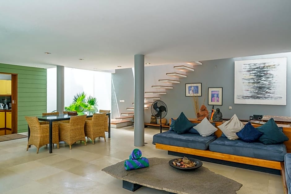 Villa Rio - Contemporary 2BR Villa in Downtown Seminyak