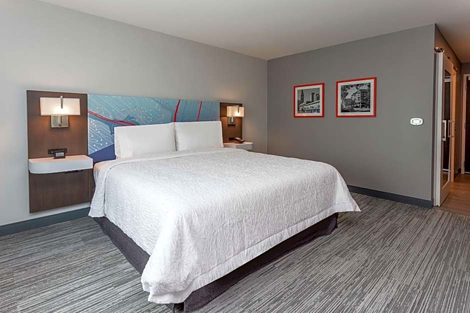 Photo 1 of 4 of 1 King Bed, Hearing Accessible