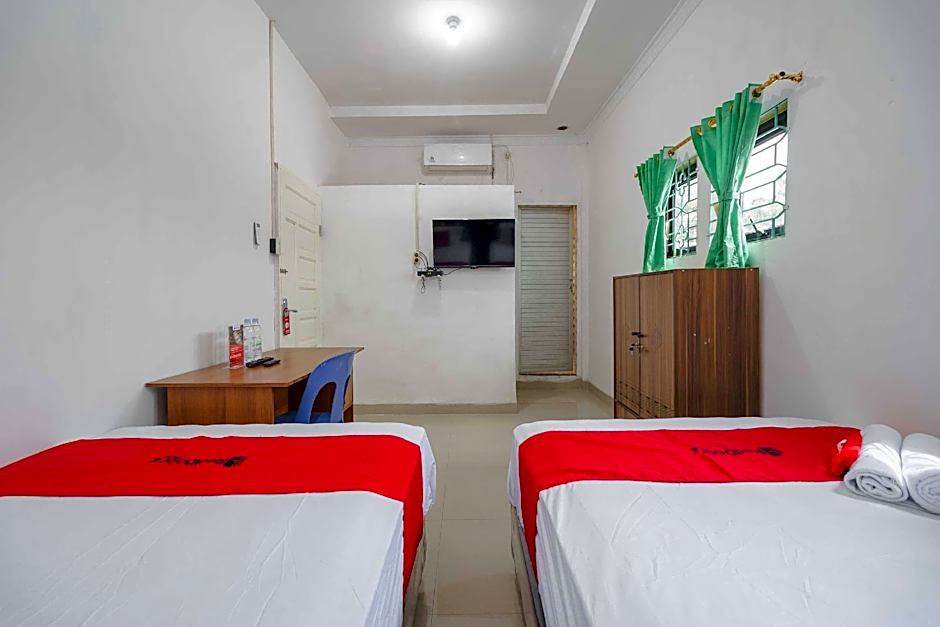 RedDoorz Syariah near Stasiun Kereta Api Kisaran