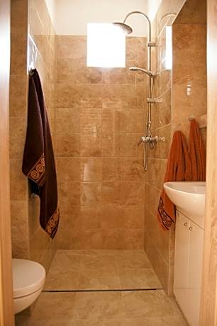 Quadruple Room with Private Bathroom