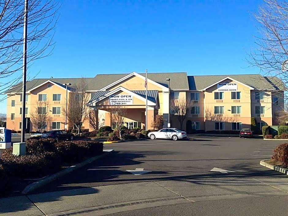 La Quinta Inn & Suites by Wyndham Central Point - Medford