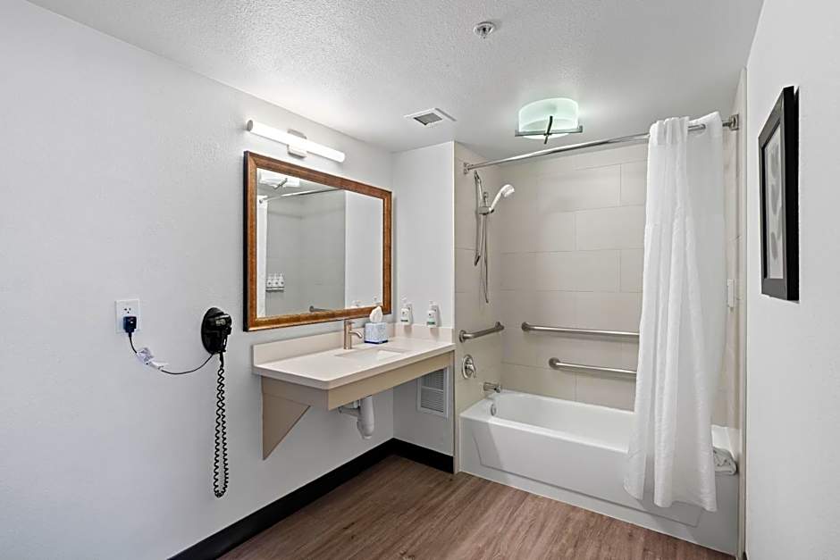 GreenTree Inn Phoenix Sky Harbor