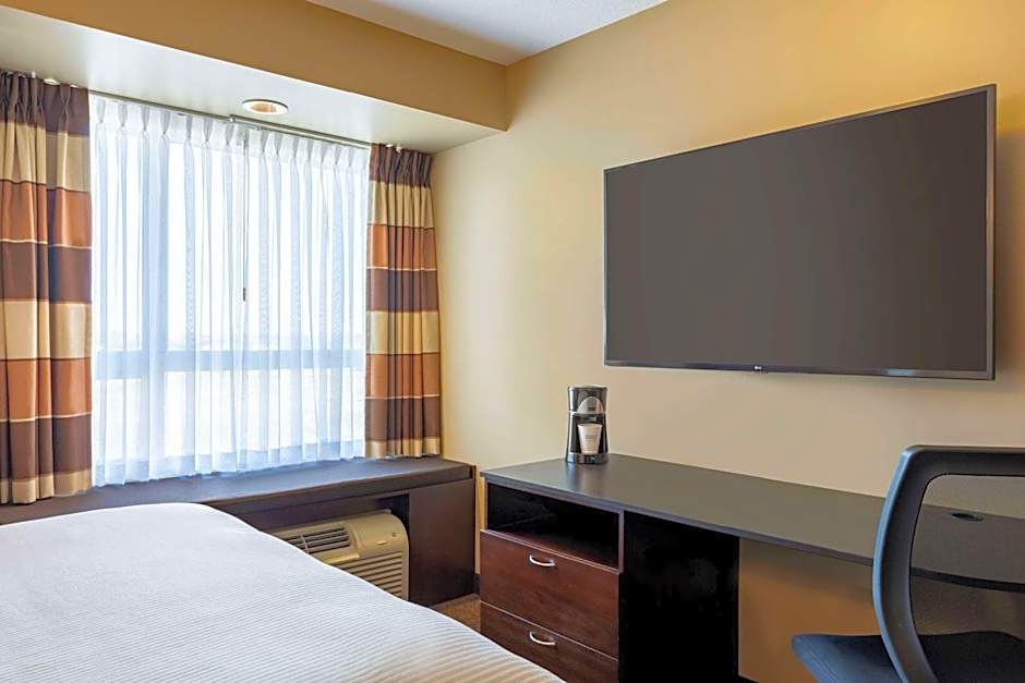 Microtel Inn & Suites by Wyndham Weyburn