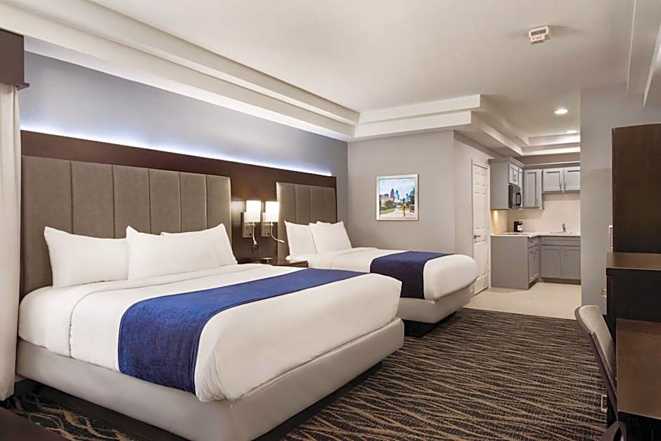 Days Inn & Suites by Wyndham Houston Hobby Airport