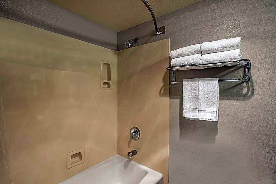 La Quinta Inn & Suites by Wyndham Davis