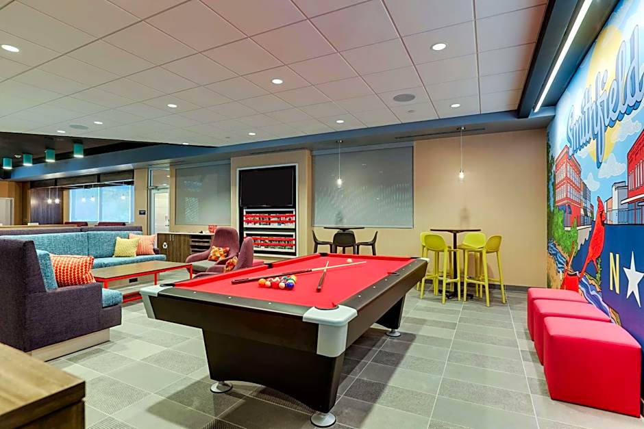 Tru by Hilton Smithfield I-95