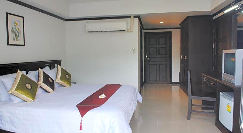 First Residence Hotel