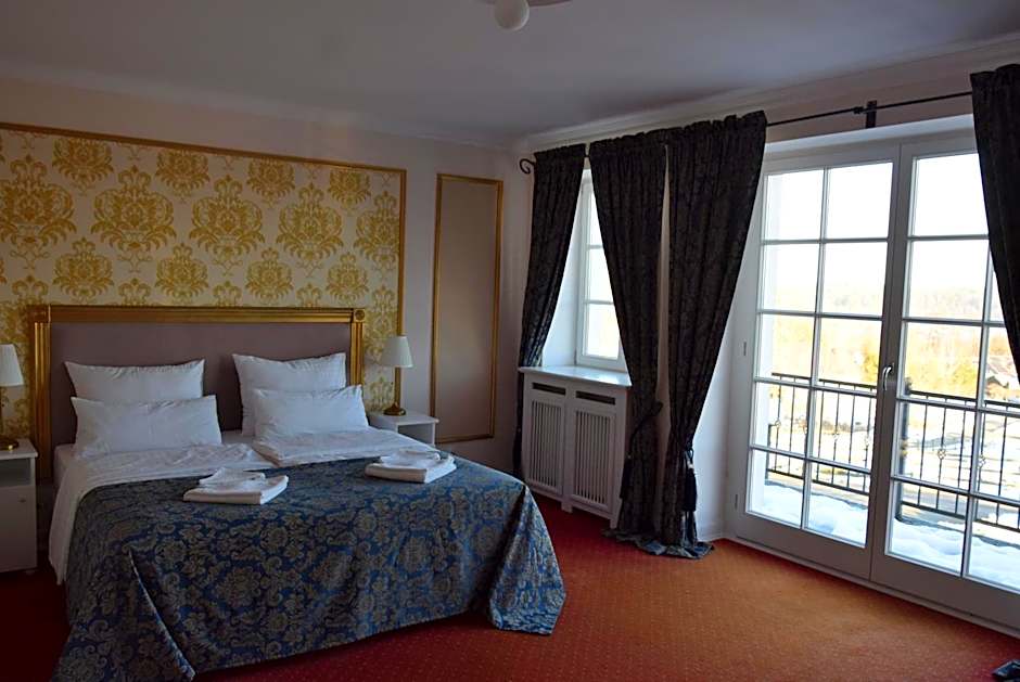 Pałac i Folwark Ńemino