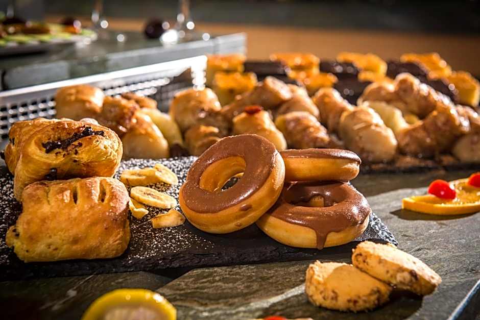 Petousis Hotel & Suites