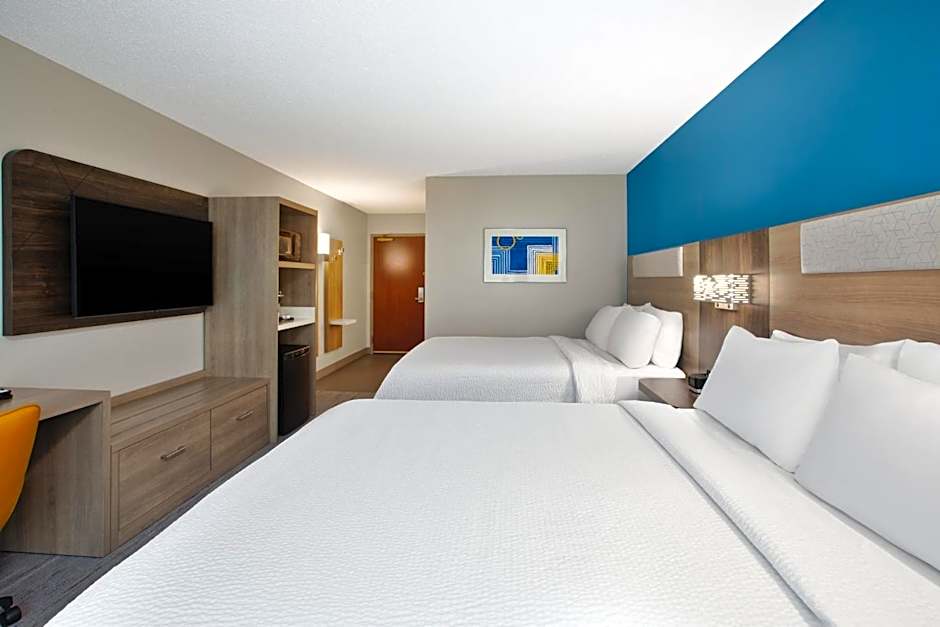 Holiday Inn Express Hotel & Suites Grand Rapids-North By IHG