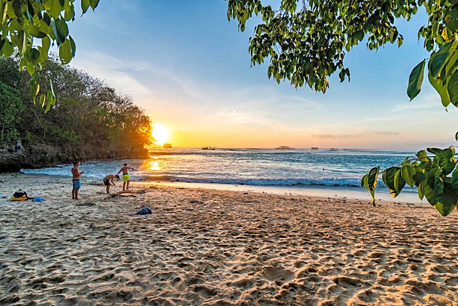 Song Lambung Beach Huts