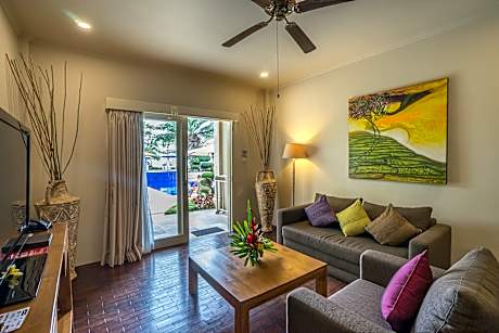 One-Bedroom Suite with Sea View