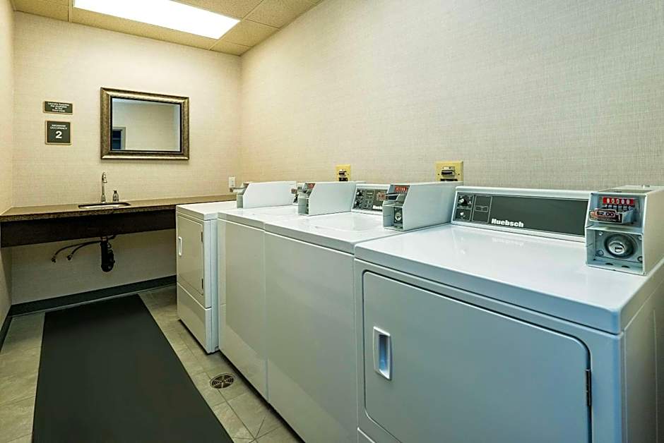 Comfort Suites Kelowna