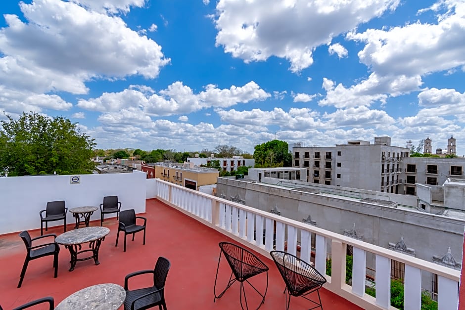 Hotel Colonial Zaci by GuruHotel