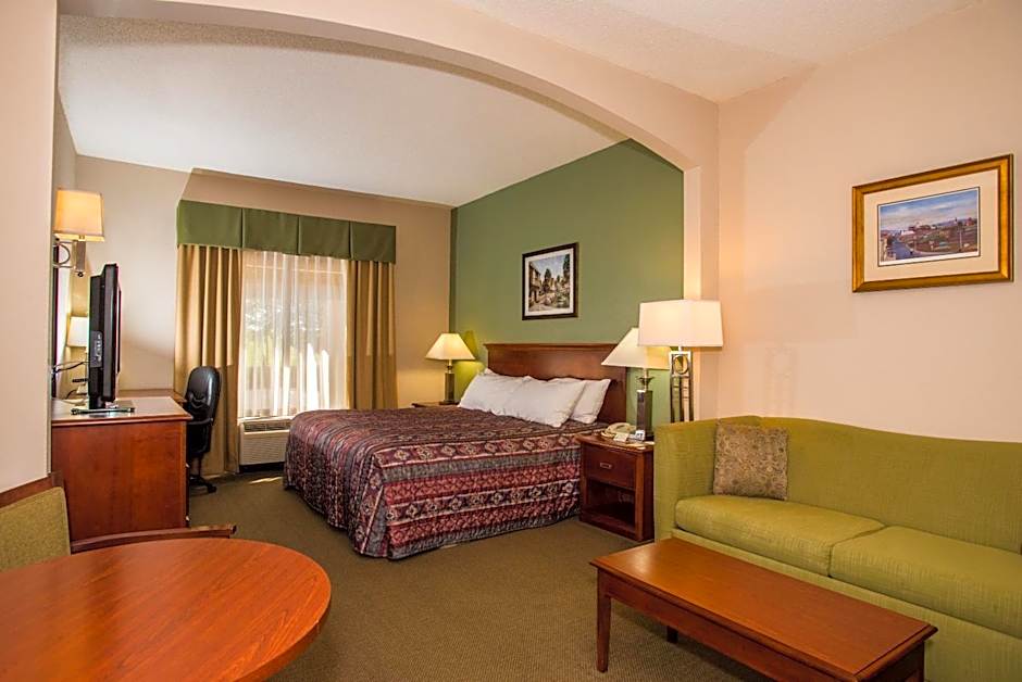 Round Hill Inn