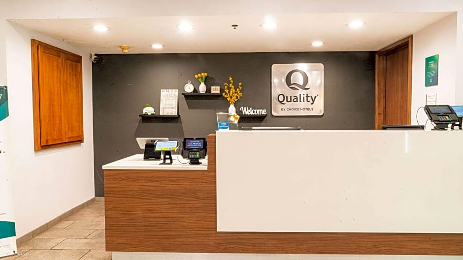 Quality Inn & Suites Oakwood Village - Cleveland South