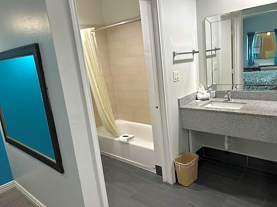 Regency Inn & Suites