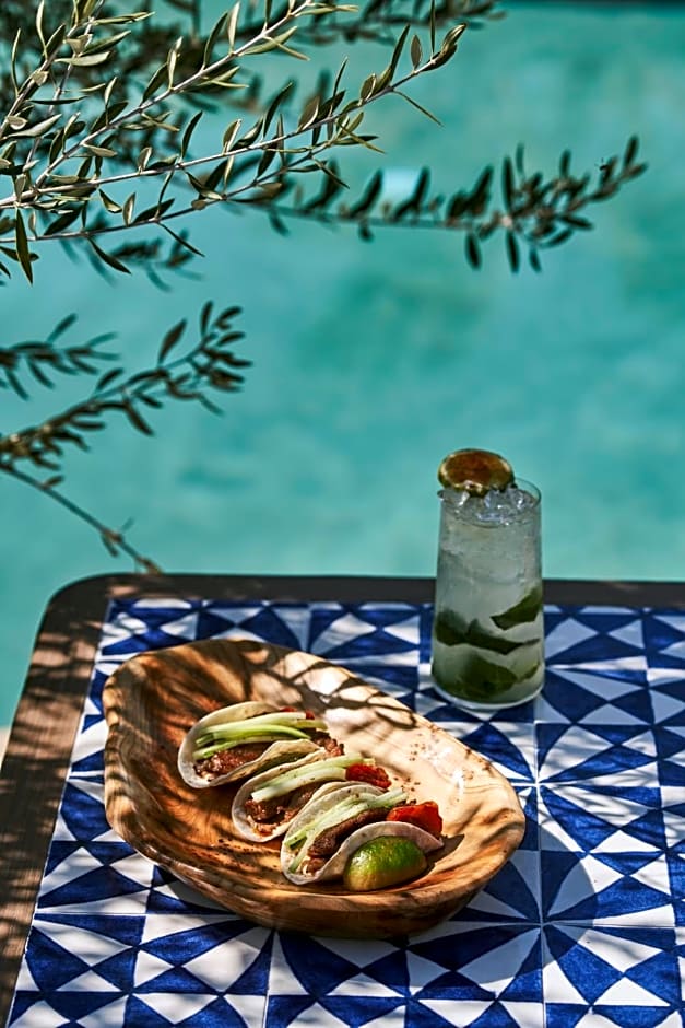 Minois Sugarcube Suites