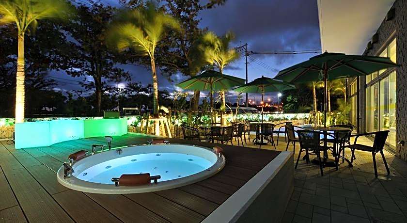 Green Rich Hotel Okinawa Nago (Artificial hot spring Futamata Yunohana)