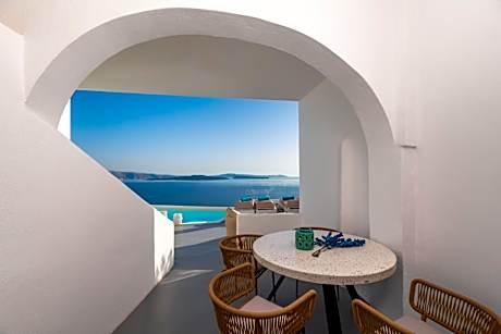 Kima Oia Suites