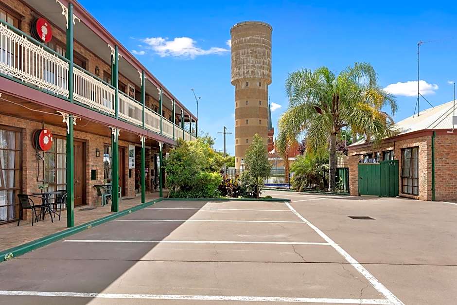 The Settlement Historic Hotel