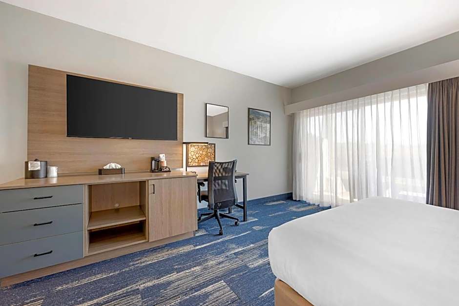 Edgewater Inn and Suites, an Ascend Collection Hotel