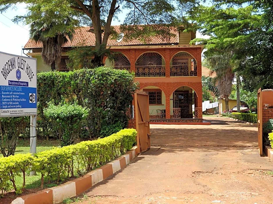 Bridgeway Guesthouse – Jinja, TX