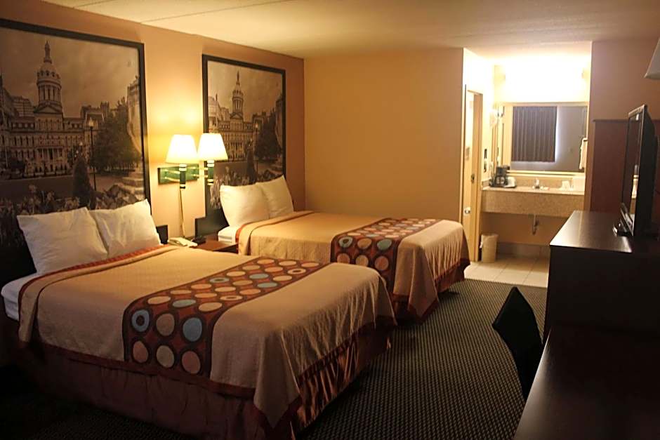 Super 8 by Wyndham Laurel