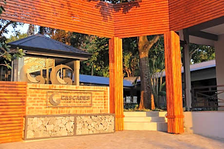Cascades Guest Lodge