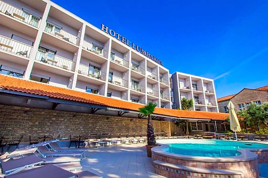 Hotel Lumbarda ***