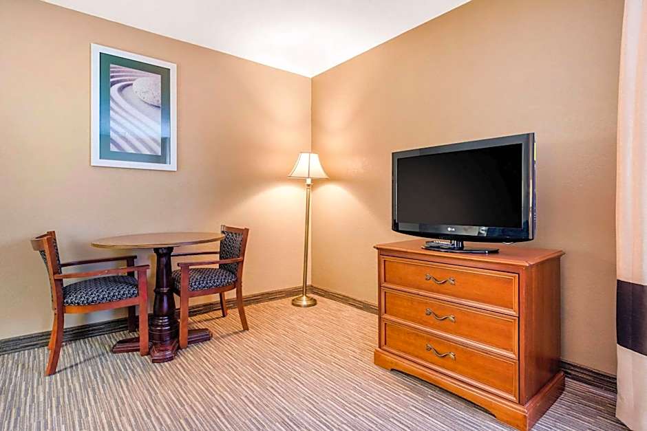 Quality Inn & Suites New Castle