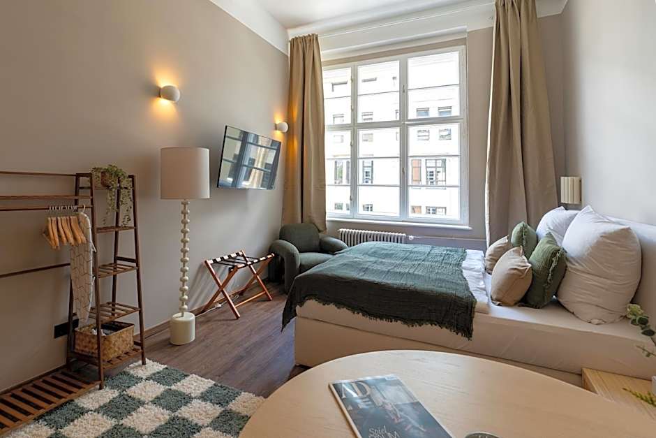 The Charming by Curt Suites