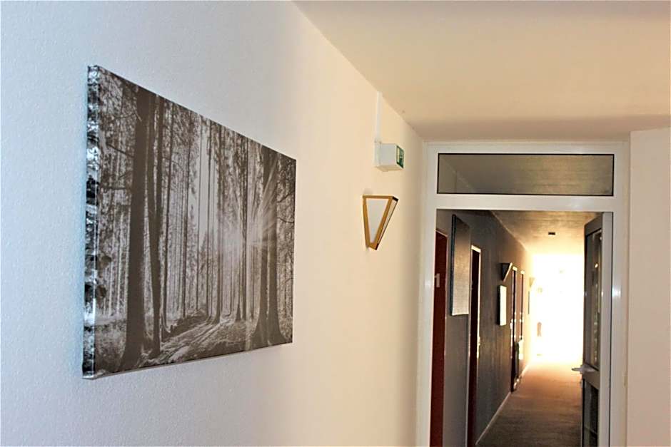 Hotel Alsterquelle 24h Check-in, Free Parking and WiFi