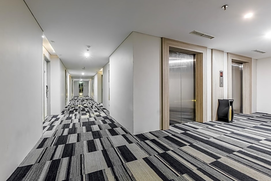 Royal Bay Hotel Makassar