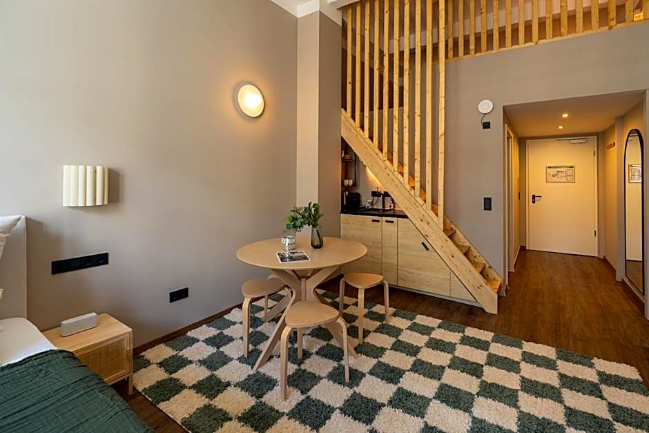 The Charming by Curt Suites