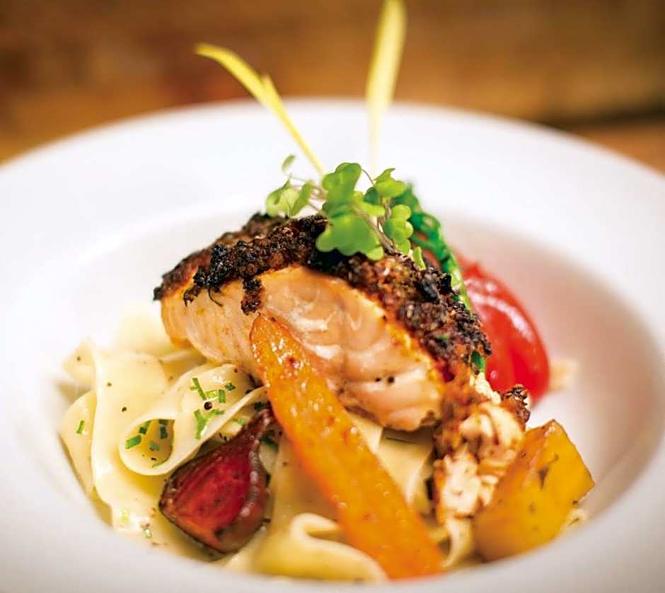 Storm Mountain Lodge & Cabins