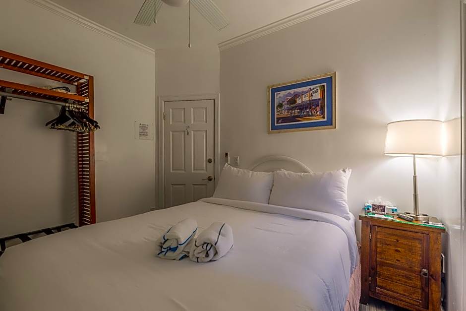 Duval Inn - Key West