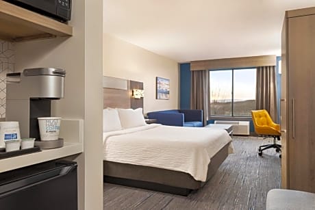 1 King Suite