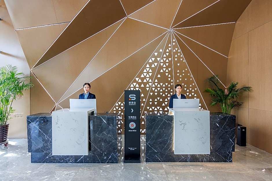 Grand Rezen Hotel Golmud