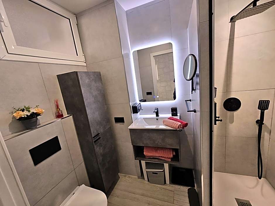 El Dorado 114 luxury with full air-conditioning